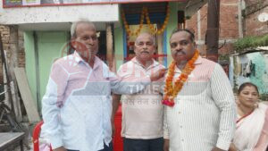 पत्रकार हामिद हुसैन के आवास पर कार्यालय का उद्घाटन दो विधायक ने फीता काटा 4 IMG 20250817 WA0043
