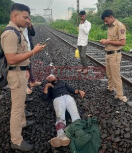 महाराष्ट्र के कल्याण के पास चलती एक्सप्रेस से फ़टका मारकर मोबाइल छिनने की कोशिश में यात्री ट्रेन से नीचे गिरा उसका पैर कट गया 5 WhatsApp Image 2025 08 04 at 11.46.48