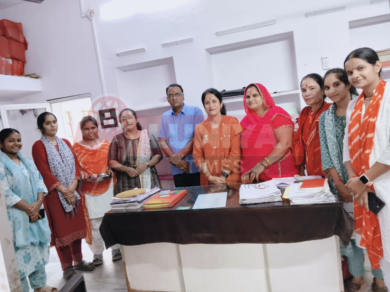 दुर्गावाहिनी मातृशक्ति की बहनों ने मनाया रक्षाबंधन, भाईयों को बांधे रक्षासूत्र 1 WhatsApp Image 2025 08 09 at 19.40.36