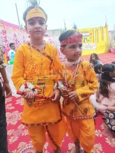 गुरला में स्वतन्त्रता दिवस पर विधालय के विधार्थीयो ने गीतों व नृत्यों की मनमोहक प्रस्तुतियों ने दर्शकों को मंत्रमुग्ध किया 8 WhatsApp Image 2025 08 15 at 14.00.00