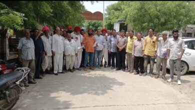 रानी के नागरिकों पशुपालकों व कांग्रेसजनो ने गोचर भूमि पर कन्या महाविद्यालय निर्माण का किया विरोध मुख्यमंत्री के नाम सौंपा ज्ञापन 12 WhatsApp Image 2025 08 18 at 17.21.58