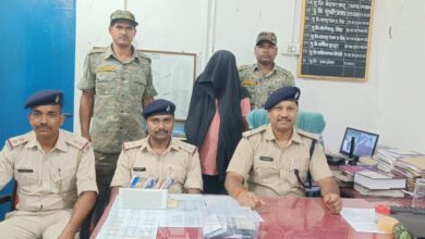 टुंडी पुलिस ने एक साइबर अपराधी को दबोचने में पाई सफलता,परन्तु मुख्य सरगना पुलिस को चकमा देकर भागने में हुए सफल 14 WhatsApp Image 2025 08 29 at 8.16.31 AM