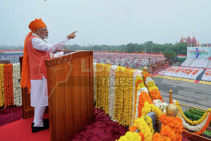 स्वतंत्रता दिवस 2025: पीएम मोदी का रिकॉर्ड 103 मिनट का भाषण, 10 बड़ी घोषणाएं 2 PM Modi on Stage for Speech in 15th August (स्वतंत्रता दिवस)