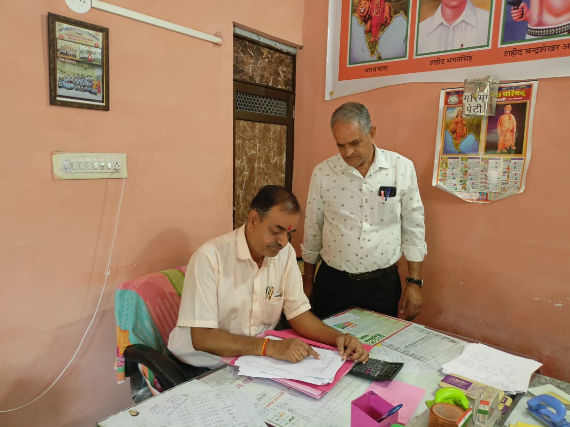 एसीबीईओ प्रथम ने शाला संबलन के तहत बालिका विद्यालय बारली सादड़ी का निरीक्षण कर दिए दिशा निर्देश 1 IMG 20250916 WA0022