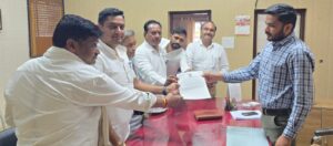 पालिका चेयरमैन काल्या ने मुख्यमंत्री को पत्र लिखकर अतिवृष्टि से क्षतिग्रस्त सडको के लिए अतिरिक्त बजट की मांग की 2 IMG 20250916 WA0032