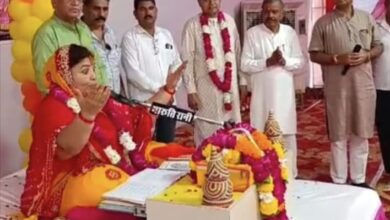 रानी के गणपति मंदिर आश्रम में चल रही भागवत कथा में क्षेत्रीय विधायक केसाराम चौधरी ने अपनी उपस्थिति दी 9 IMG 20250918 WA0038