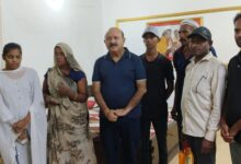 विधायक रोमी साहनी ने मृतकों के परिवारों को दिलाई आर्थिक मदद 5 IMG 20250919 WA0018