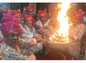 नव दुर्गा मित्र मंडल का माताजी हवन, 108 दीपक महाआरती और आरती सजावट प्रतियोगिता हर्षोल्लास के साथ सम्पन्न 6 IMG 20250930 WA0074