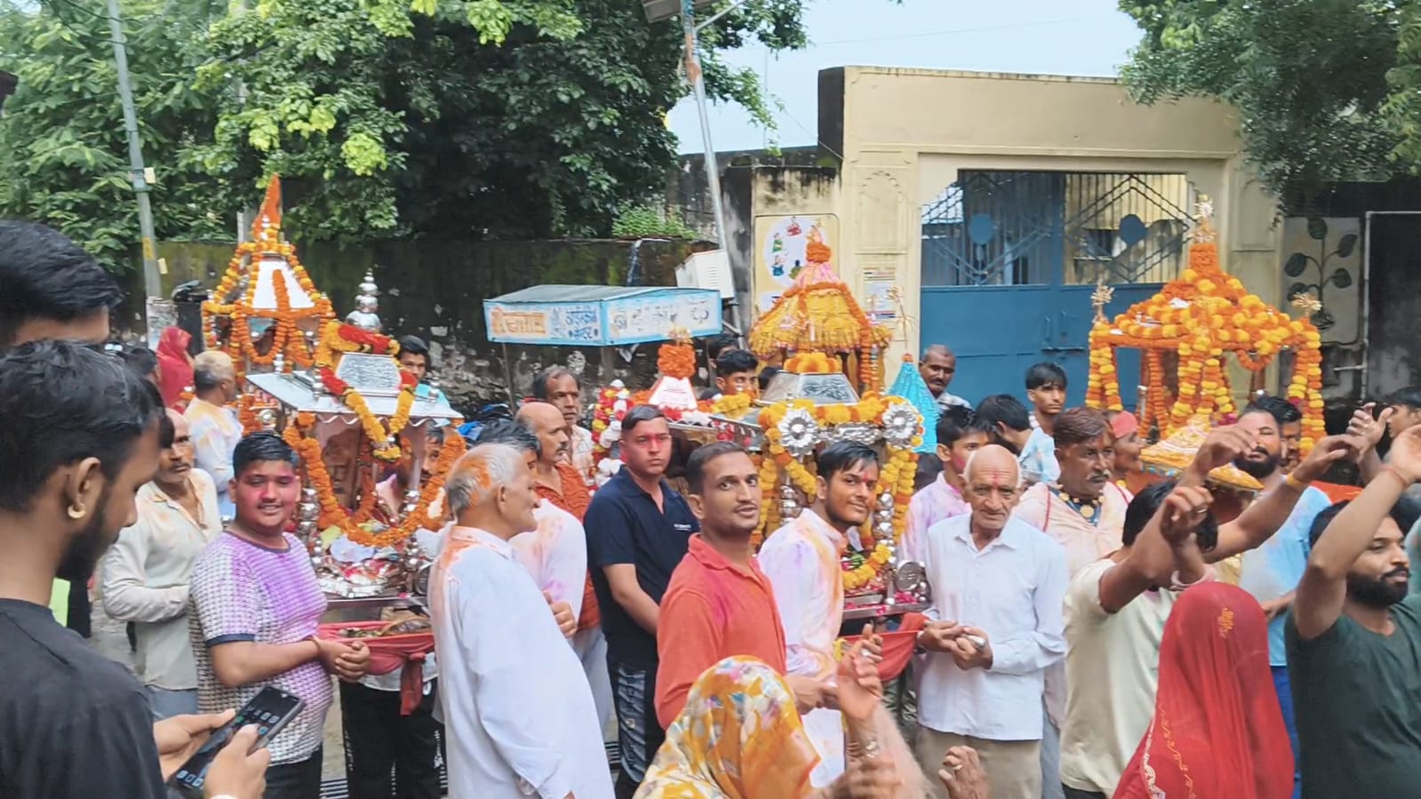 गुरलां में जलझूलनी एकादशी पर निकले देव विमानः भजनो पर श्रद्धालु नाचे, जगह-जगह हुई पुष्पवर्षा रणजीत सागर में जल विहार किया 1 WhatsApp Image 2025 09 03 at 18.52.55