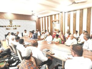 रानी पंचायत समिति में अतिवृष्टि से हुए नुकसान पर क्षेत्रीय विधायक केसाराम चौधरी ने ली बैठक 4 WhatsApp Image 2025 09 07 at 16.14.59