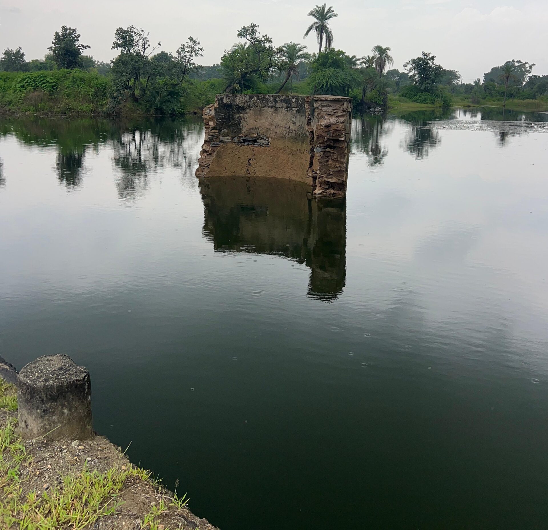 मेजा फीडर नहर साइफन पर बिजली गिरी फीडर बंद 1 WhatsApp Image 2025 09 08 at 17.38.19 1 scaled e1757337043978
