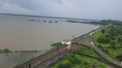 मेजा बांध छलकने को ढाई कदम दूर, जलस्तर 28.40 फीट पहुंचा, कोठारी का पानी बन्द, मेजा फीडर नहर ने आस तोड़ी,उमस ने किया परेशान 10 मेजा बांध