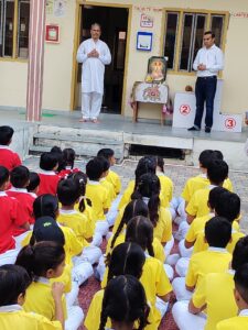 श्री महावीर शिक्षण संस्थान मे गुरु वल्लभ की 71 वीं पुण्यतिथि मनाई 3 WhatsApp Image 2025 09 18 at 14.03.38