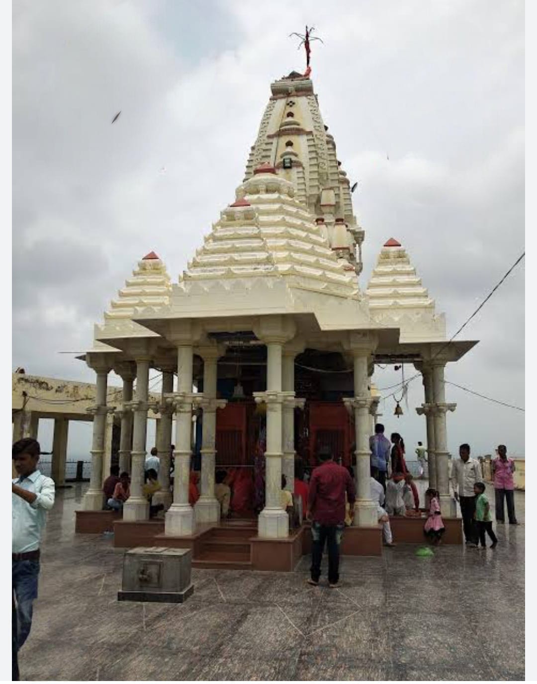 देशभर में प्रसिद्ध है भरका माता का दरबार 1 WhatsApp Image 2025 09 25 at 13.16.52