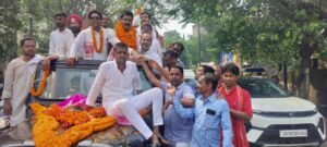 कांग्रेस के नवनिर्वाचित जिलाध्यक्ष संतोष सिंह का धनबाद पहुंचते ही भव्य स्वागत 5 IMG 20251006 WA0100