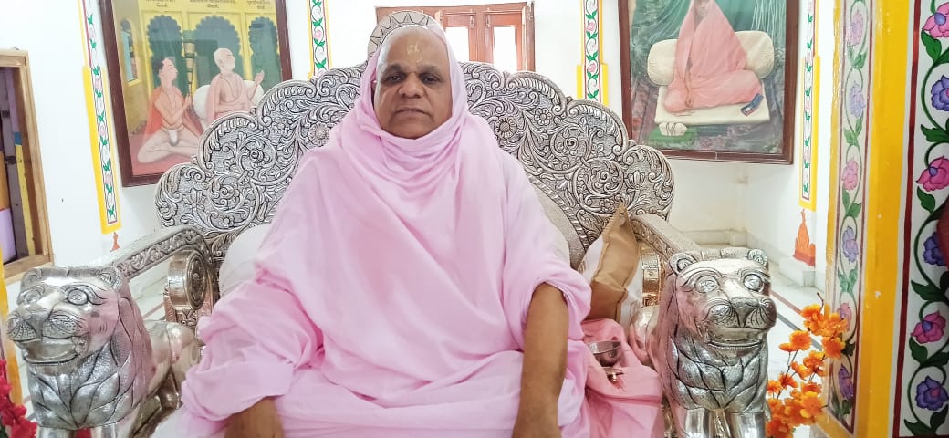 आचार्यश्री स्वामी रामदयाल महाराज अब न्याय के आसन से भक्तों को देंगे आशीर्वाद 1 IMG 20251007 WA0049