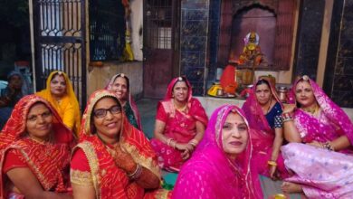 महिलाओं ने हर्षोल्लास से मनाई करवा चौथ, कथा सुनकर किया पारम्परिक पूजन 12 IMG 20251011 WA0013