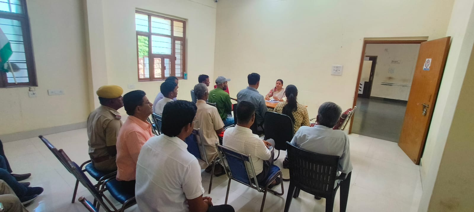 उपखण्ड क्षेत्र रानी में दीपावली महोत्सव की तैयारियो कानून एवं शांति व्यवस्था एवं आतिशबाजी के सम्बन्ध में बैठक का आयोजन 1 IMG 20251018 WA0018