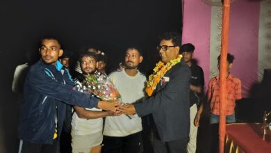 डोरवाडीह फुटबॉल फाइनल मैच में पहुंचे सर्वोच्च मानवाधिकार संरक्षण प्रदेश अध्यक्ष मोहम्मद जाहिद हुसैन 19 IMG 20251019 WA0023