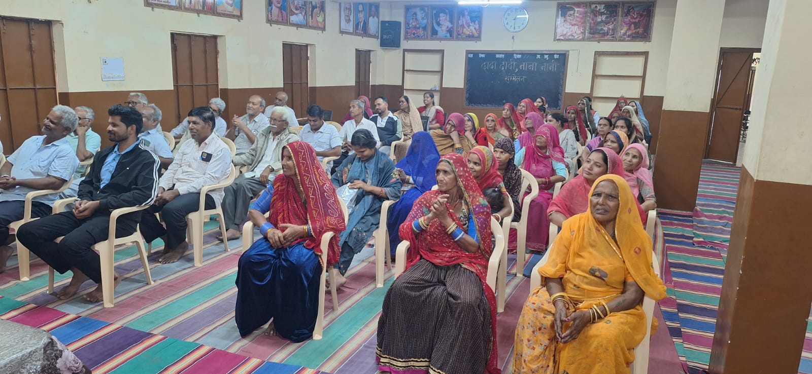 आदर्श विद्या मंदिर माध्यमिक फालना दादा दादी, नाना नानी सम्मेलन सम्पन्न 1 IMG 20251028 WA0025