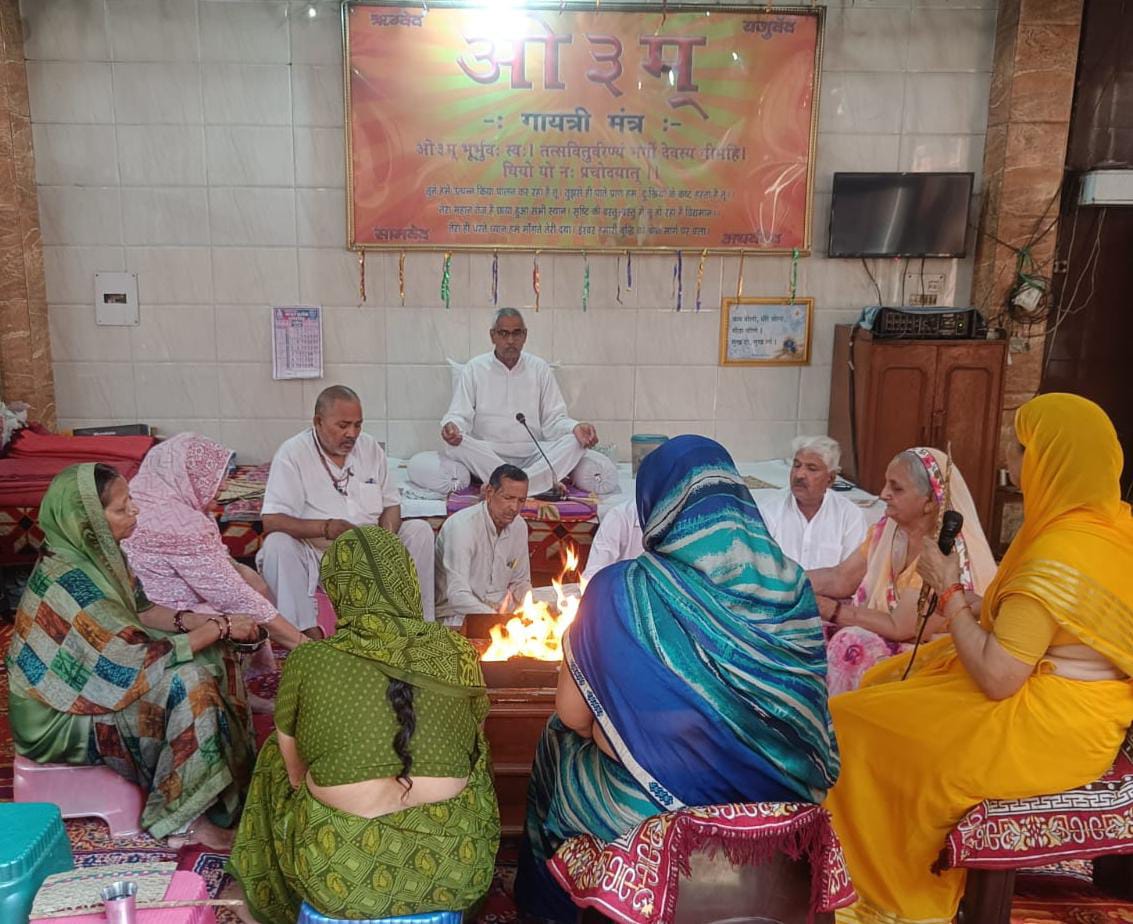 अखिल भारतीय जांगिड़ ब्राह्मण महासभा आध्यात्मिक प्रकोष्ठ अध्यक्ष सत्यपाल वत्स, अष्टांग योग विशेषज्ञ और दैनिक अग्निहोत्री 1 WhatsApp Image 2025 10 10 at 07.17.08
