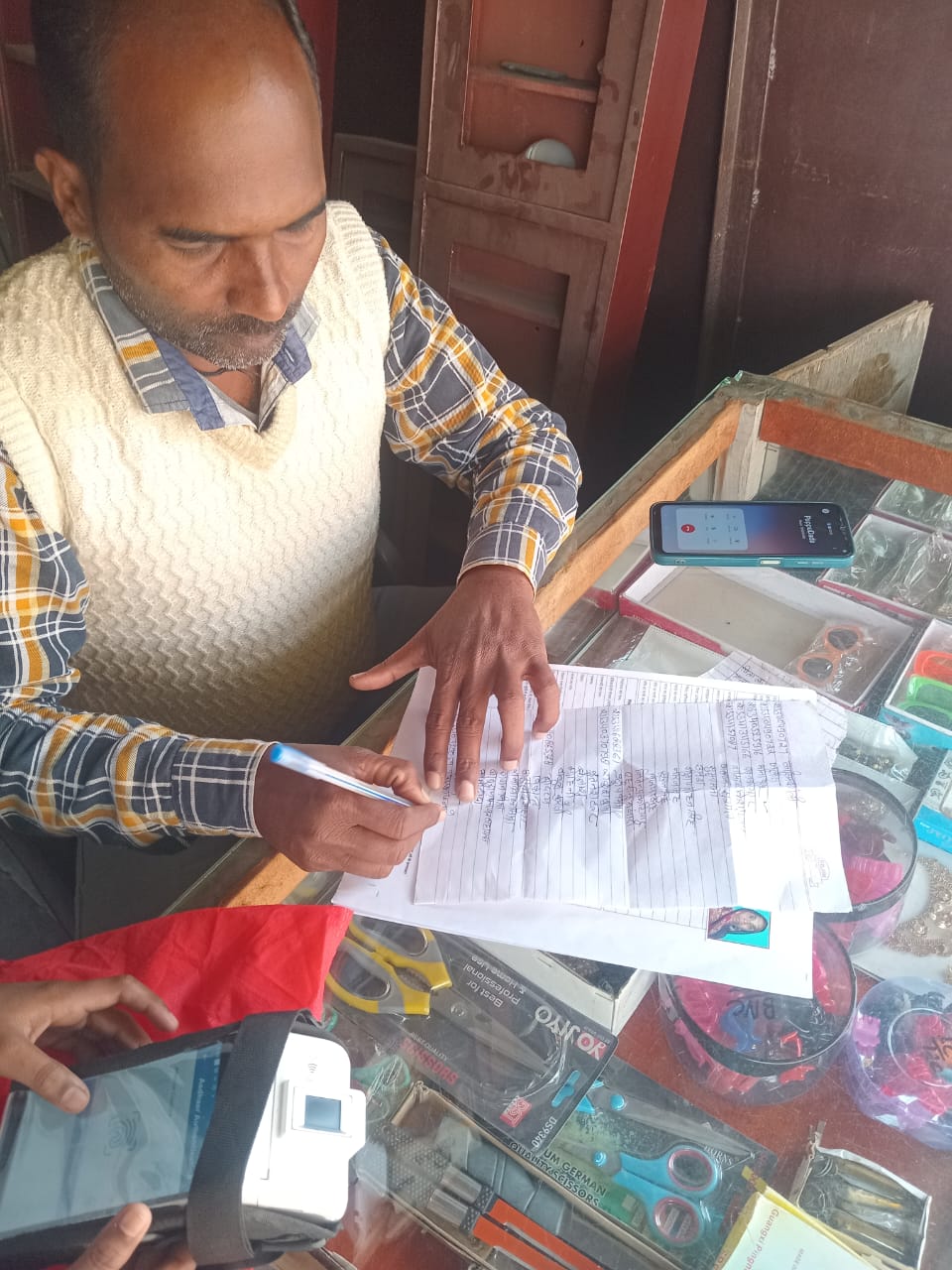 मतदाता सूची के विशेष प्रगाढ़ पुनरीक्षण अभियान युद्ध स्तर से जारी,कार्य मे लगे कर्मचारियों के सामने आ रही दिक्कतें 1 1 6