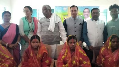 टुण्डी में लगातार सेवा का अधिकार सप्ताह से लाभूक हो रहे लाभान्वित - मुख्य सचेतक 8 2 5