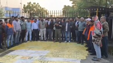 रूपा खेड़ा टोल प्लाजा पर कर्मचारी उतरे हड़ताल पर,रात 12 बजे से कार्य बहिष्कार कर बैठे धरने पर 18 IMG 20251101 WA0011