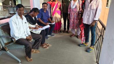 मुआवजा को लेकर पूर्वी टुंडी प्रखंड कांग्रेस का शिष्टमंडल सी ओ से मिला 11 IMG 20251106 WA0023