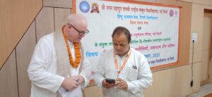 लाल बहादुर शास्त्री व दिल्ली विश्वविद्यालय की अंतर्राष्ट्रीय विमर्श संगोष्ठी में बाली के कांतिलाल जी सुथार को आमंत्रित किया गया 8 IMG 20251110 WA0005
