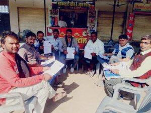 BLO द्वारा परिगणना प्रपत्र भरवाए गए, ग्रामीण जन रहे मौजूद 5 IMG 20251118 WA0017
