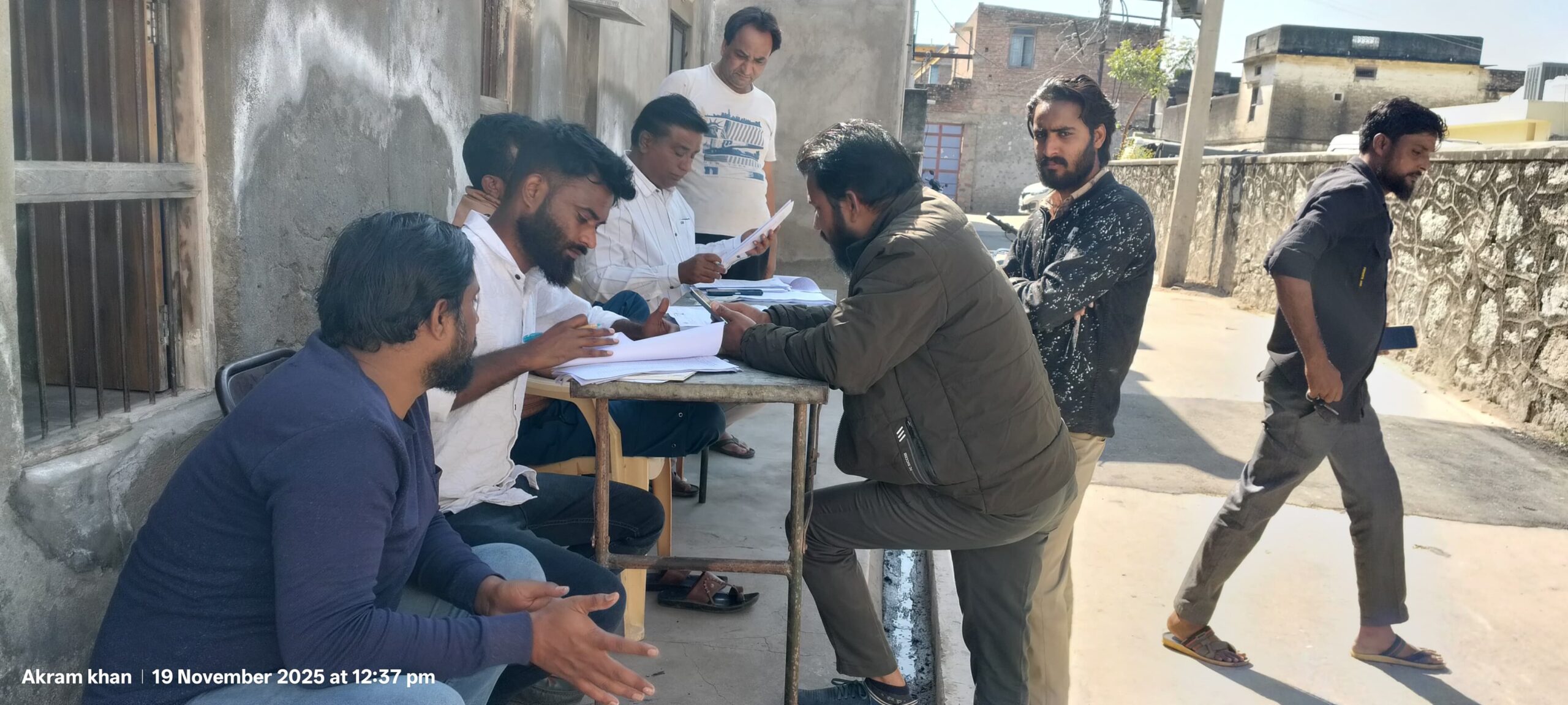 रानी में गहन पुनरीक्षण अभियान SIR के तहत अभियान में नेता प्रतिपक्ष भी निभा रहे भागीदारी 1 WhatsApp Image 2025 11 19 at 3.31.25 PM scaled
