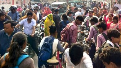 तहसील गेट पर यातायात व्यवस्था पूर्ण रूप से ध्वस्त अतिक्रमण, अवैध पार्किंग और पुलिस निष्क्रियता पर उठ रहे गंभीर सवाल 8 IMG 20251210 WA0387