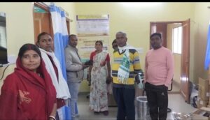 आयुष्मान आरोग्य मंदिर प्रतापपुर टुण्डी में हुई चोरी मुखिया ने घटनास्थल का किया दौरा 5 IMG 20251215 WA0043