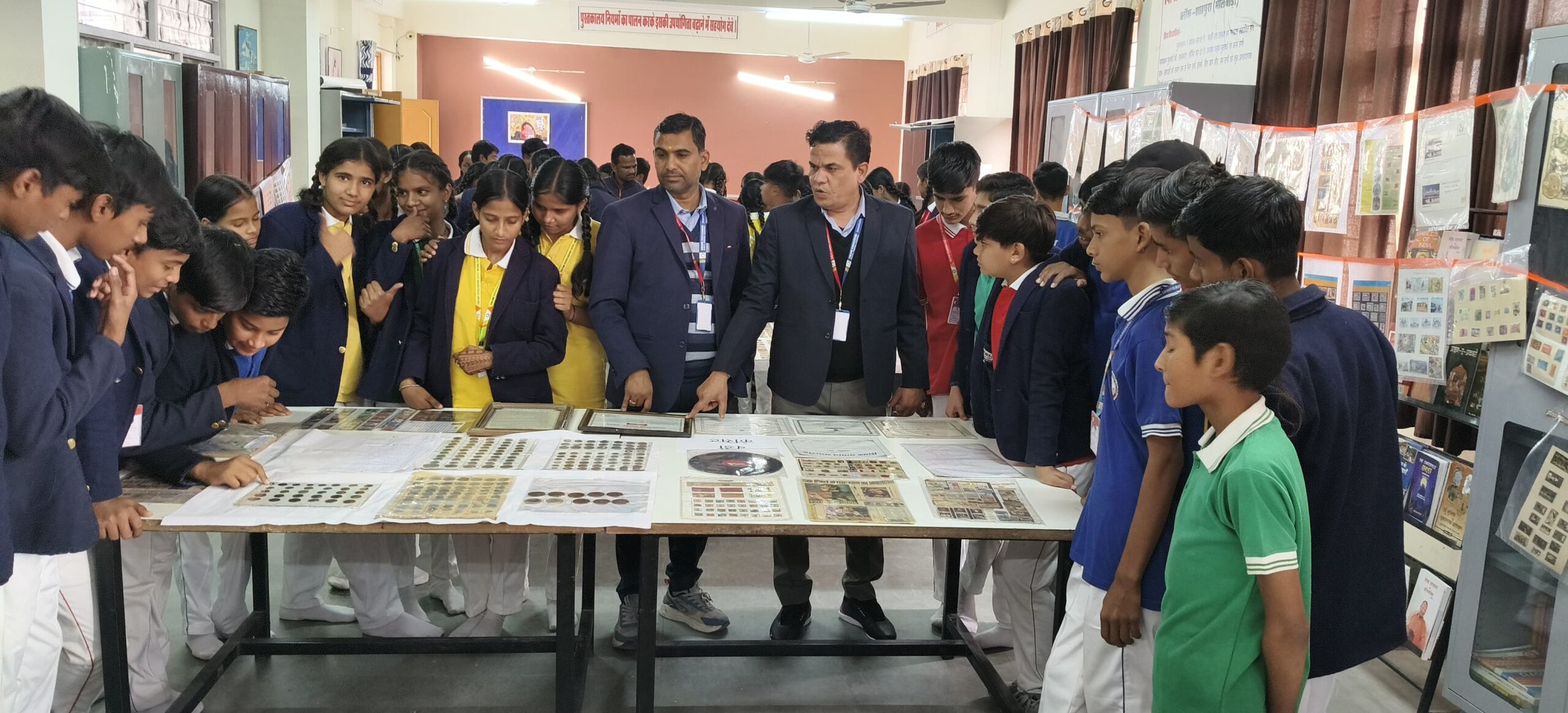 स्वामी विवेकानंद राजकीय मॉडल स्कूल में विरासत प्रदर्शनी 1 WhatsApp Image 2025 12 01 at 15.28.10 e52eee4c scaled