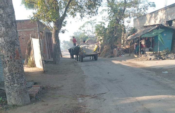 क्षेत्र मे धडल्ले से हो रहा अवैध खनन, प्रशासन मौन 1 WhatsApp Image 2025 12 23 at 6.11.51 PM