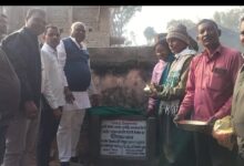 विधायक मथुरा प्रसाद महतो द्वारा अरवाटांड़ आदिवासी टोला में जाहेर स्थान की चहारदिवारी निर्माण कार्य का शिलान्यास संपन्न 5 WhatsApp Image 2025 12 26 at 5.23.59 PM