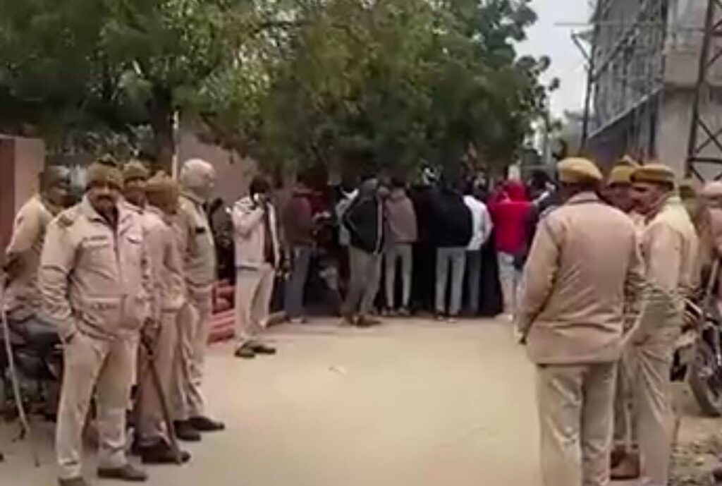 फैक्ट्री में दो श्रमिकों की संदिग्ध मौत से मचा बवाल 3 IMG 20260107 WA0066