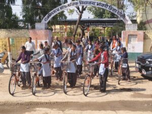 निशुल्क साइकिल योजना से बालिकाओं की पढ़ाई को मिली नई रफ्तार 3 IMG 20260117 WA0029