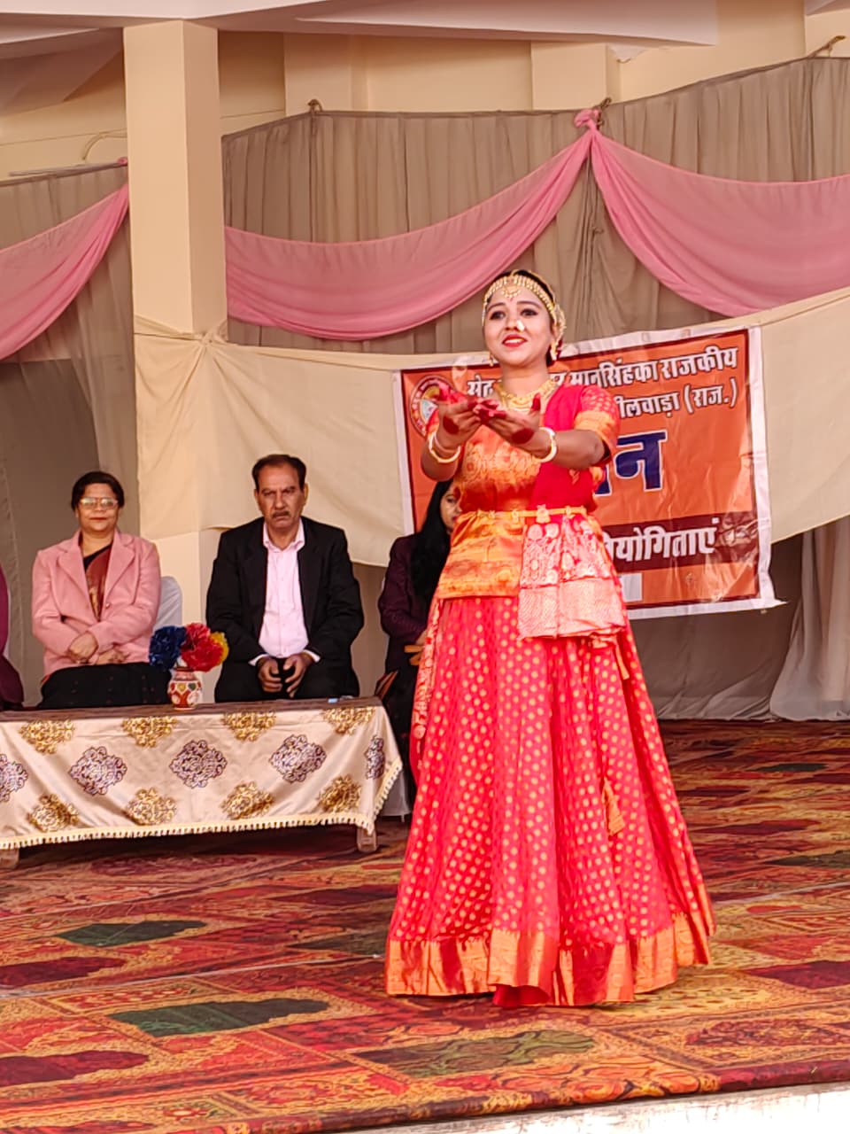 कन्या महाविद्यालय में ‘सृजन’ के मंच पर थिरकी प्रतिभा 1 IMG 20260128 WA0047