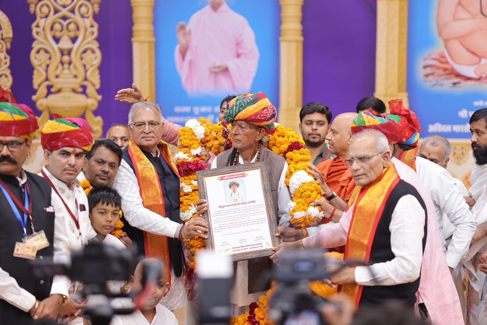 सोजत में श्रीमद् भागवत कथा का शुभारंभ, तपस्वी वचनाराम राठौड़ का सम्मान 1 WhatsApp Image 2026 01 13 at 9.10.46 PM