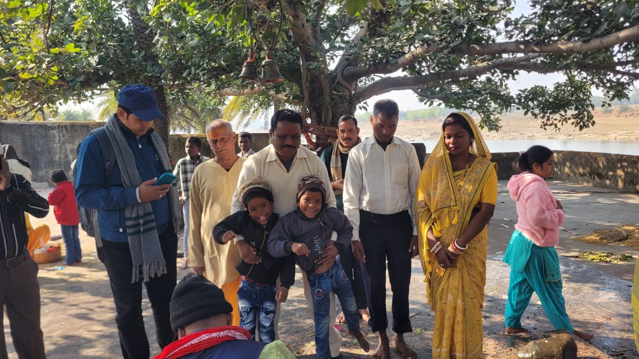 मकर संक्रान्ति के पावन अवसर पर बाबा दु:खहरण नाथ व बाबा नन्दानाथ महादेव दरबार में उमड़ी आस्था की लहर 1 WhatsApp Image 2026 01 15 at 6.37.04 PM