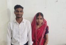 टुण्डी थाना बना विवाह स्थल, बसंत पंचमी पर प्रेमी युगल का थाने में विवाह, खुशी-खुशी विदा हुई पूजा 4 WhatsApp Image 2026 01 24 at 6.42.16 PM