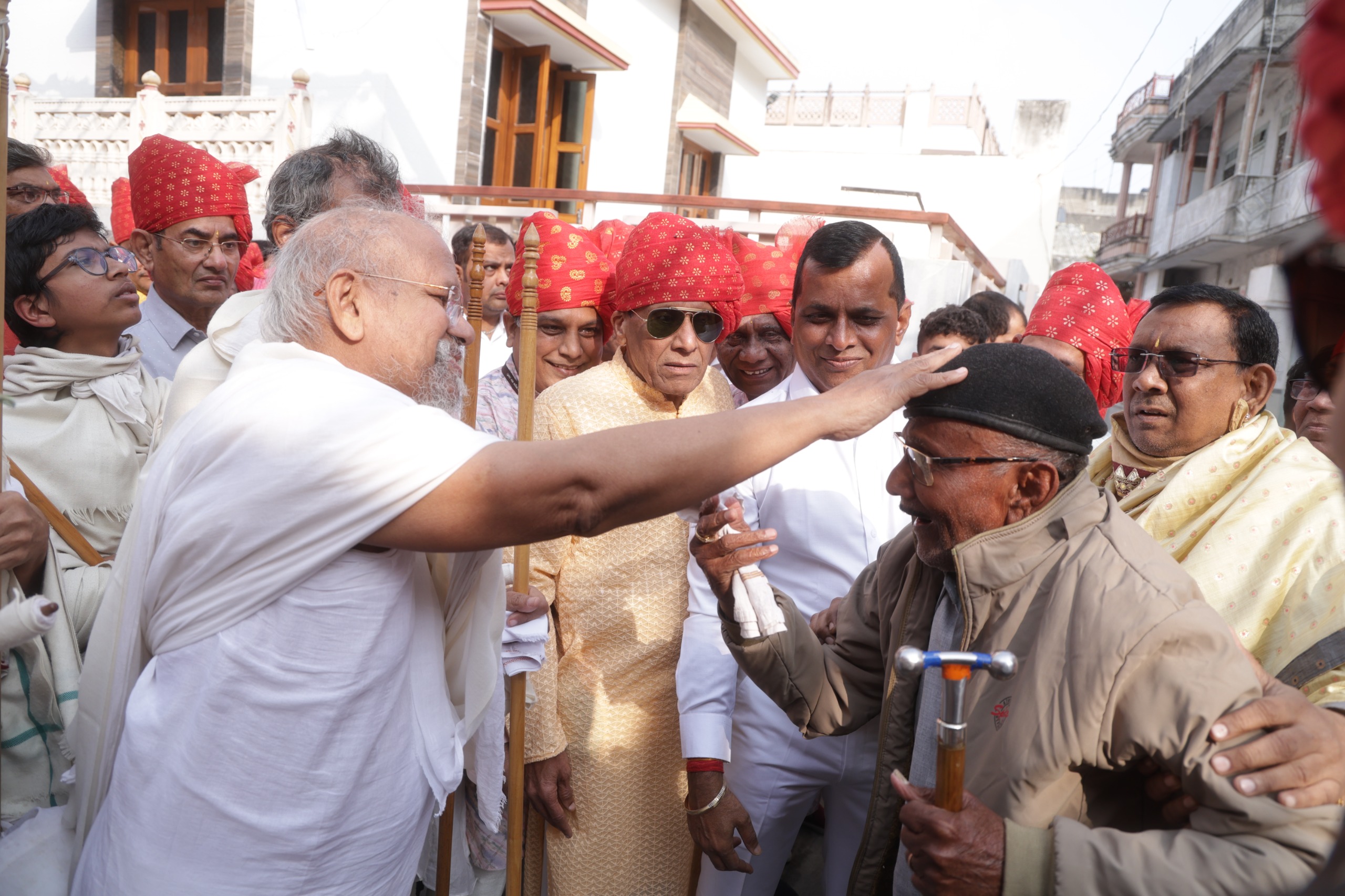 संयम सुवर्ण वर्ष में जैनाचार्य श्री रत्नसेन सूरीश्वरजी महाराज का ऐतिहासिक मंगल प्रवेश बाली नगर में उमड़ा जनसैलाब, सर्वविरति सुवर्ण महोत्सव का भव्य शुभारंभ 1 WhatsApp Image 2026 01 28 at 9.08.10 AM