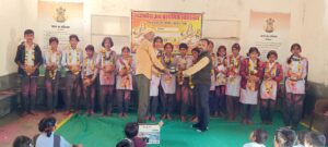 आशीर्वाद समारोह में भावुक पल: 8वीं के विद्यार्थियों ने विद्यालय को भेंट की वॉटर पंप मोटर 3 IMG 20260216 WA0017