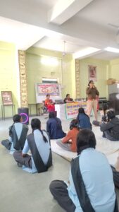 पीएम श्री राजकीय बालिका उच्च माध्यमिक विद्यालय बापू नगर में आत्मरक्षा प्रशिक्षण का प्रभावी आयोजन 4 WhatsApp Image 2026 02 10 at 4.51.54 PM
