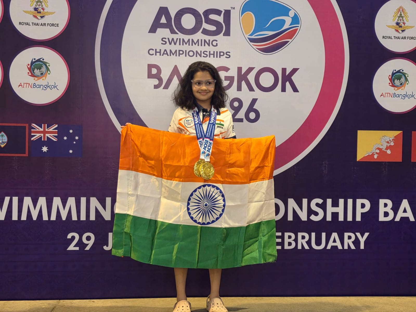 चार्वी पालरेचा ने एओएसआई बैंकॉक स्विमिंग चैंपियनशिप 2026 में जीते दो गोल्ड | सीएनएस अमनोरा की गौरवगाथा 1 WhatsApp Image 2026 02 11 at 8.00.51 PM