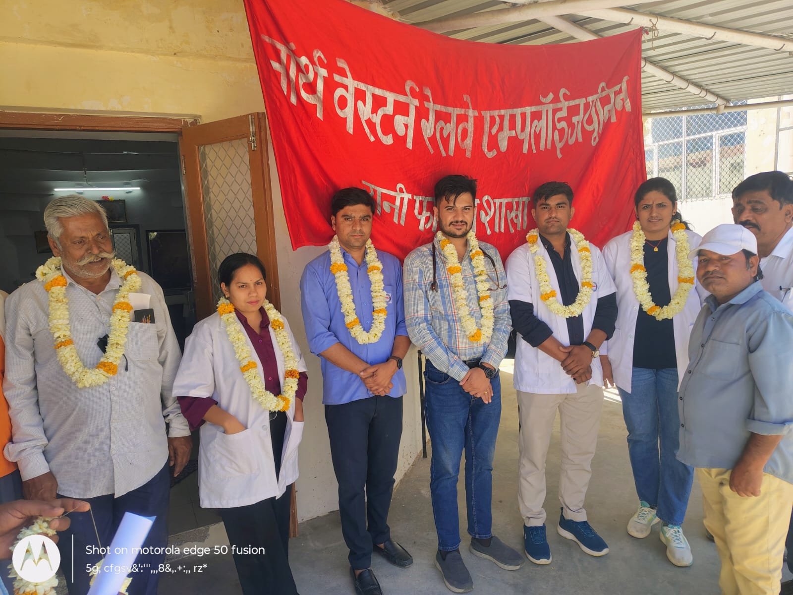फालना रेलवे स्टेशन पर रेलकर्मियों के लिए निःशुल्क स्वास्थ्य जांच शिविर सफल 1 WhatsApp Image 2026 02 25 at 3.02.30 AM