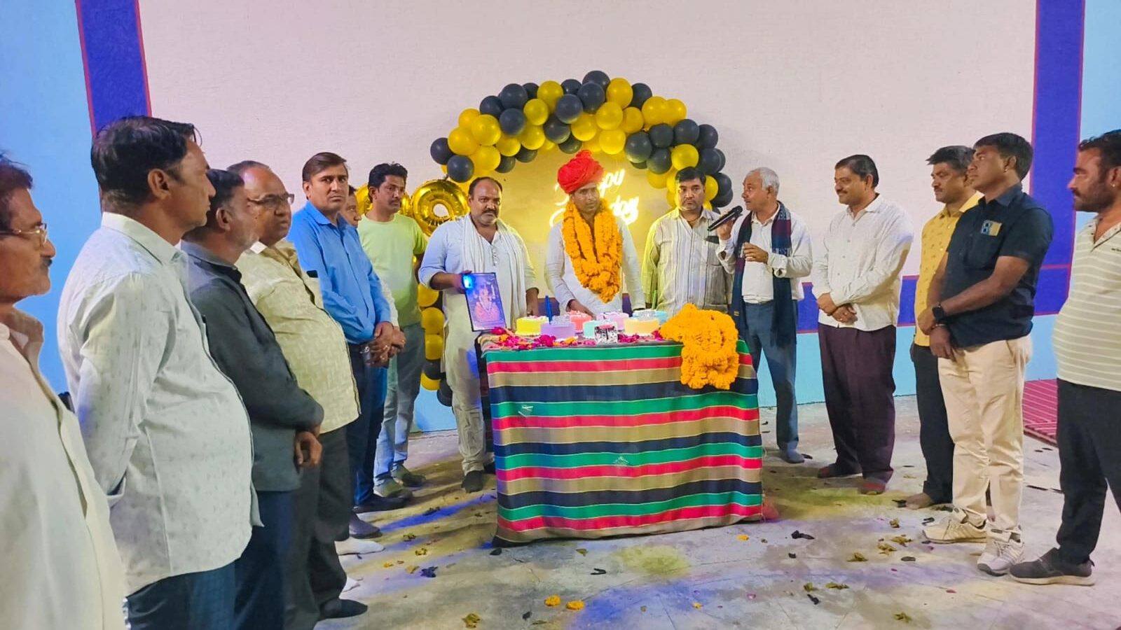 गौ सेवा, पौधारोपण और सामाजिक एकता के साथ धूमधाम से मनाया गया शोभाराम पांचाल (धामनिया) का जन्मदिन 1 WhatsApp Image 2026 03 06 at 5.26.28 PM e1772805280850