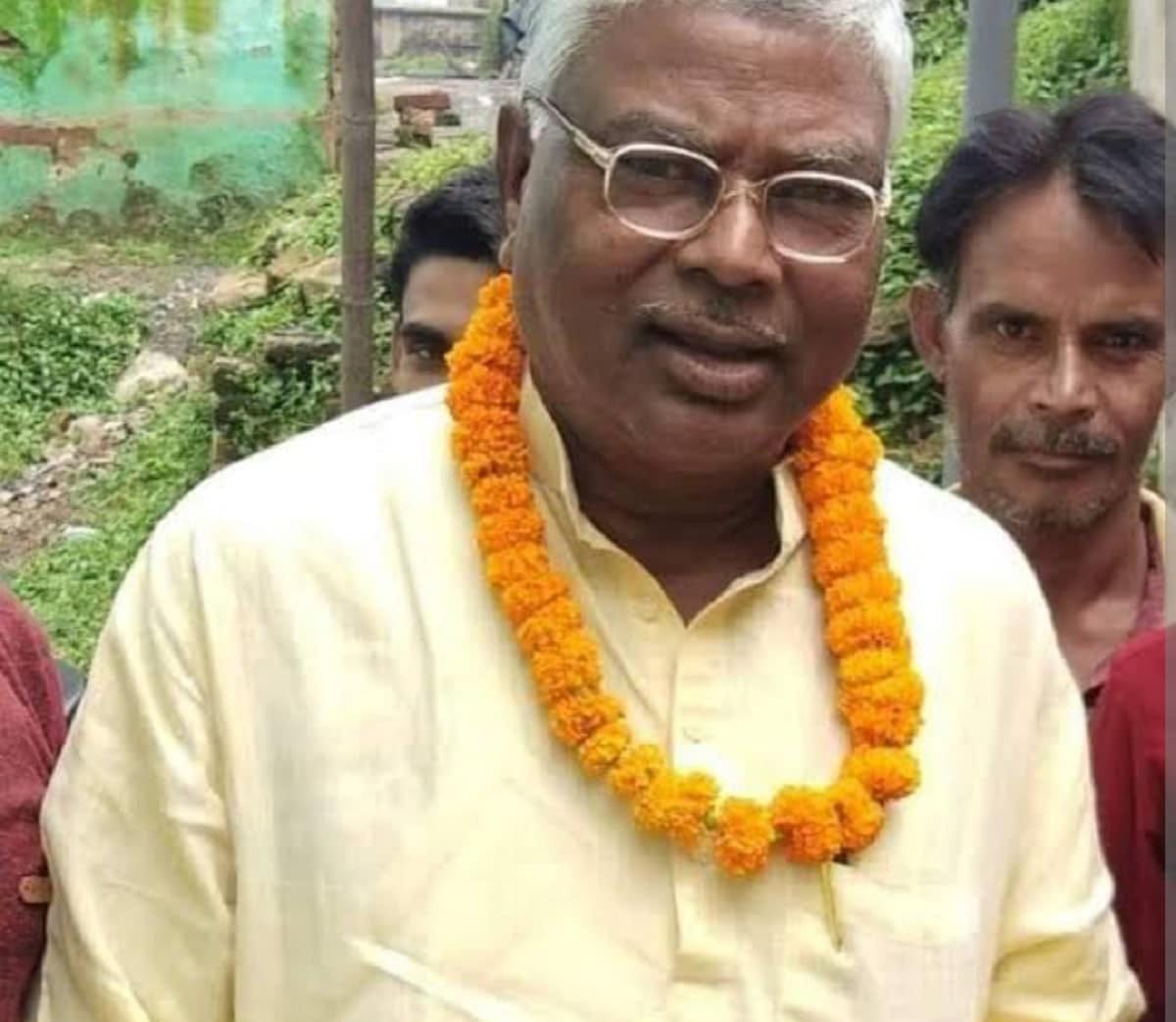 धनबाद से पड़ोसी जिले गिरिडीह जाने वाले केन्दुआडीह भाया पीरटांड़ मुख्य पथ का मामला विधानसभा में गूंजा 1 WhatsApp Image 2026 03 11 at 5.29.01 PM
